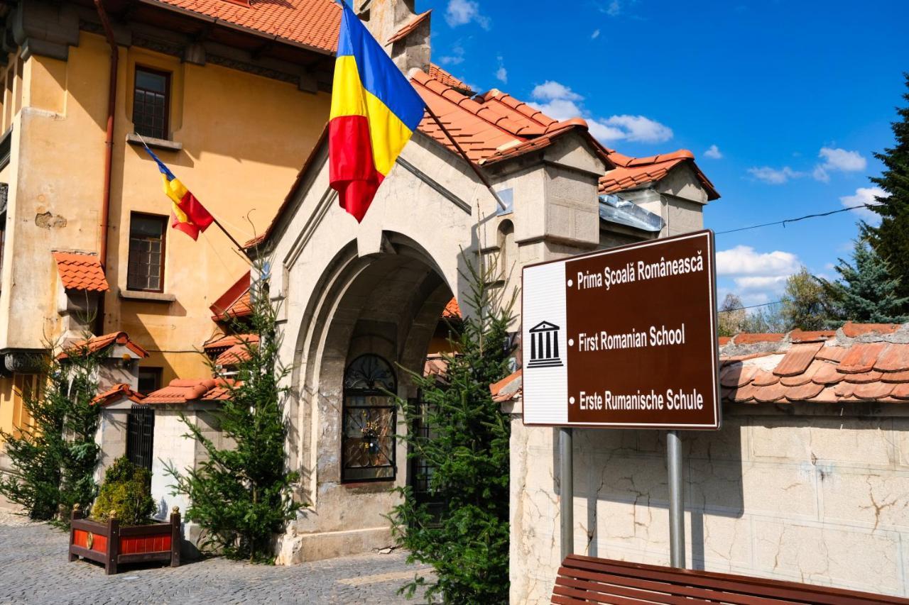 Londof Housing City Center Brasov Apartment Exterior photo
