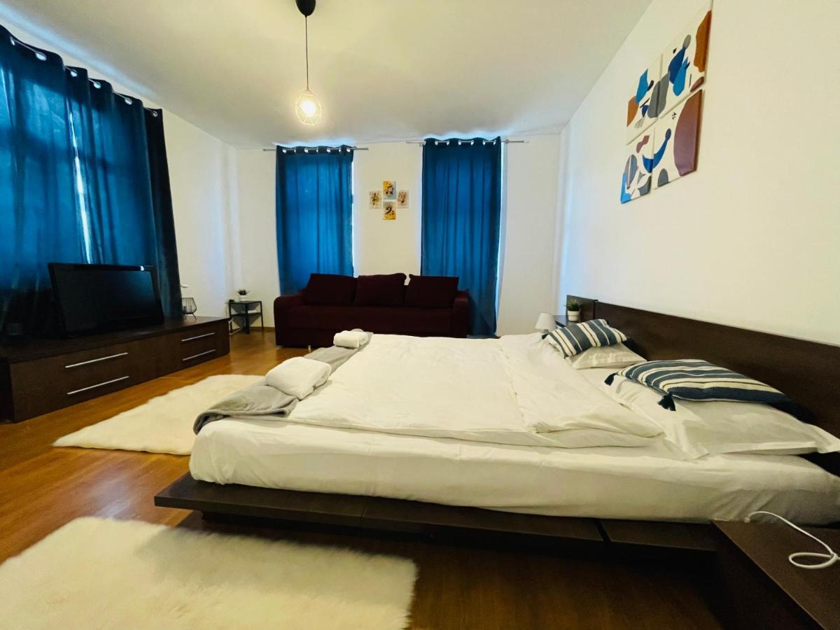 Londof Housing City Center Brasov Apartment Exterior photo